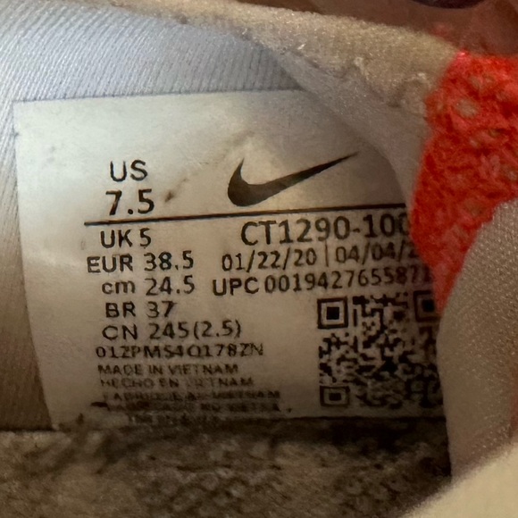 Nike Woman’s Air Max 2090 White Flash Crimson Size 7.5 - Picture 3 of 4